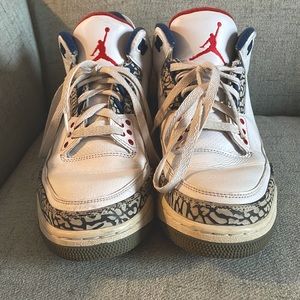 Air Jordan 3 retro “True Blue” size 9.